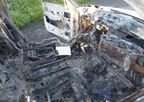 2005 Chevrolet Suburban 1500 Ls из США, поврежденный, VIN 3GNEC16Z45G232541